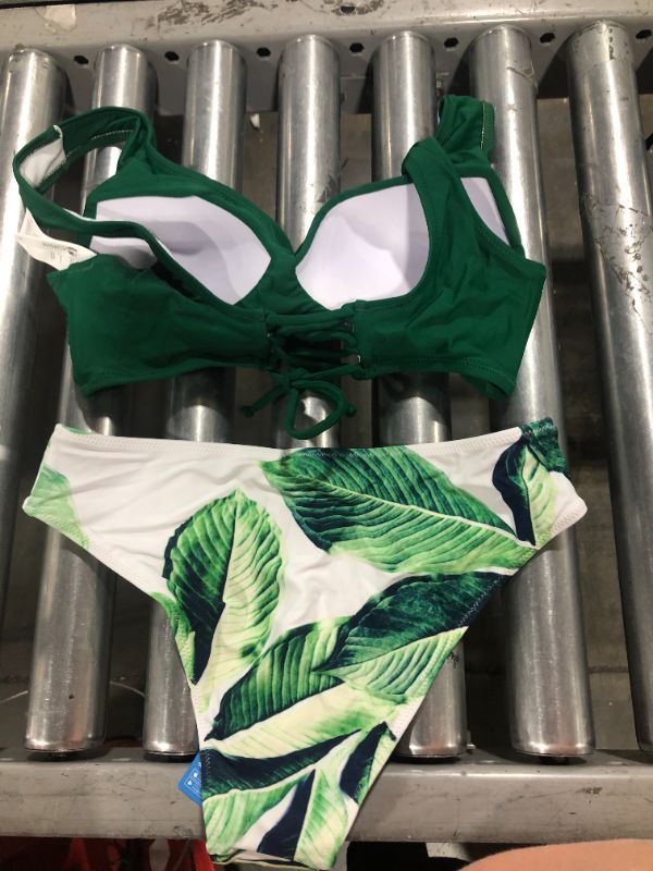 Photo 3 of Green Solid And Leafy Print Bikini
SIZE S
