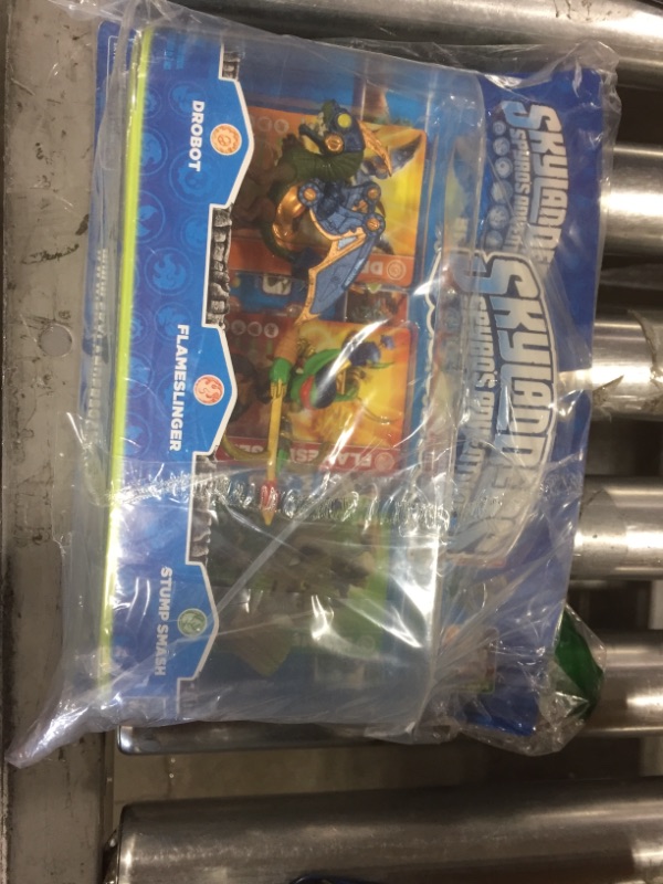 Photo 2 of 





Skylanders 3 Pack: Drobot / Flameslinger / Stump Smash

