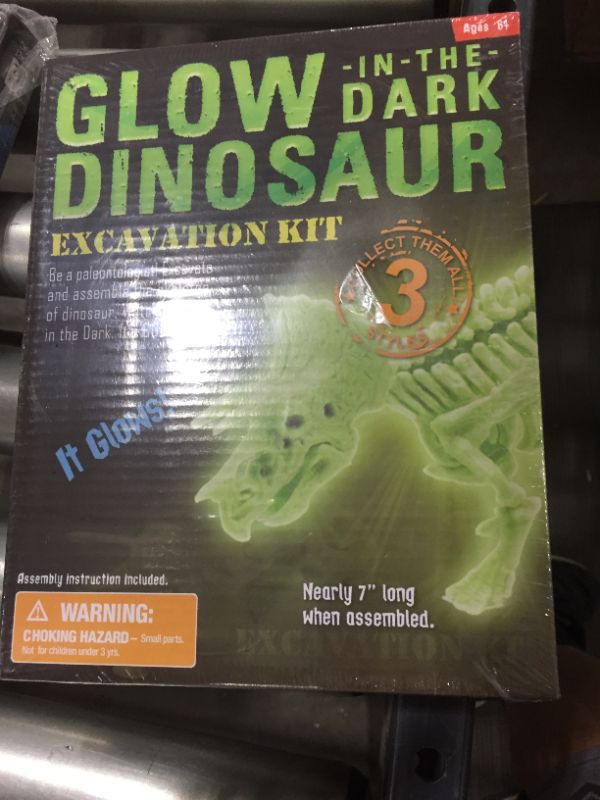 Photo 1 of zhiyu&art decor Dinosaur Excavation Kit,Glow in The Dark Dino Fossil Dig Kit for Kids Dino Assemble Model
