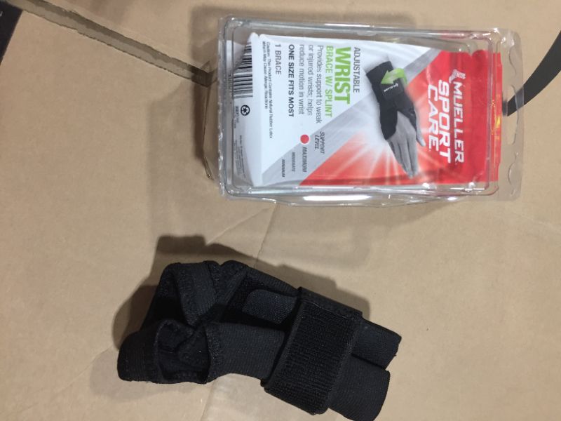 Photo 2 of Mueller Wrist Brace with Removable Splint
