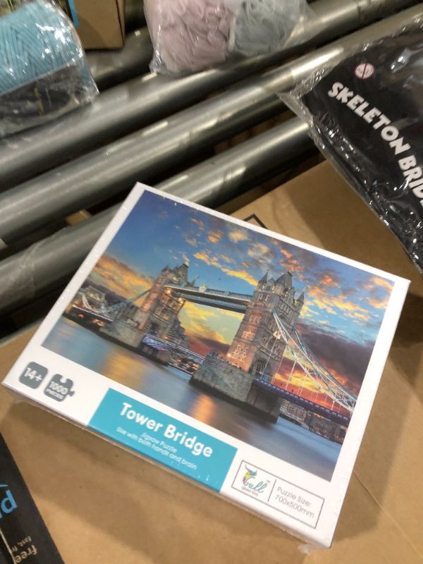 Photo 2 of Vertall 1000 Piece Jigsaw Puzzle - Tower Bridge for Adults & Kids