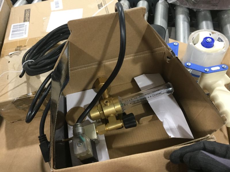 Photo 2 of VIVOSUN Hydroponics CO2 Regulator Emitter System with Solenoid Valve Flowmeter for Grow Room Grow Tent Garden House Aquarium
