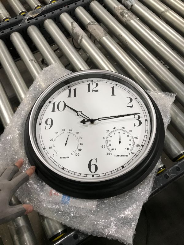 Photo 1 of 16" Black Clock
