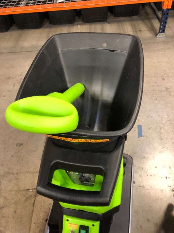 Photo 6 of Earthwise GS70015 15-Amp Garden Corded Electric Chipper, Collection Bin
