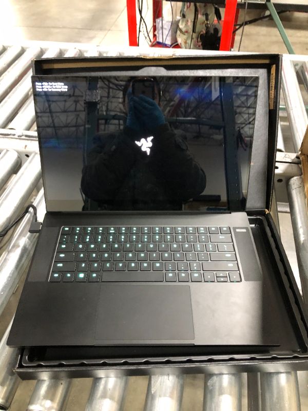 Photo 4 of Razer Blade 15 Advanced Gaming Laptop 2021: Intel Core i9-11900H 8-Core, NVIDIA GeForce RTX 3080, 15.6” 4K OLED, 32GB RAM, 1TB SSD - CNC Aluminum - Chroma RGB - THX Spatial Audio - Thunderbolt 4
