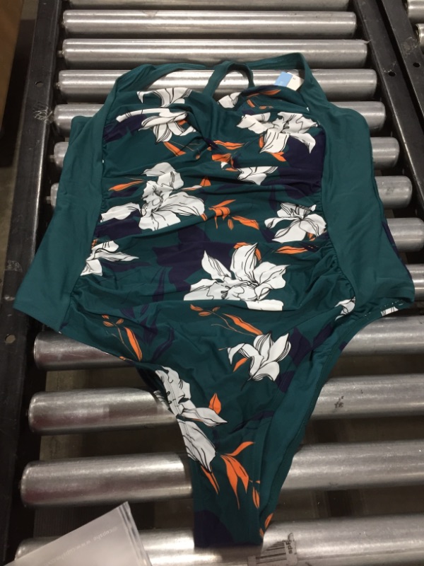 Photo 1 of CUPSHE WOMEN'S FLORAL DESIGN SWIMSUIT, SIZE 4XL.