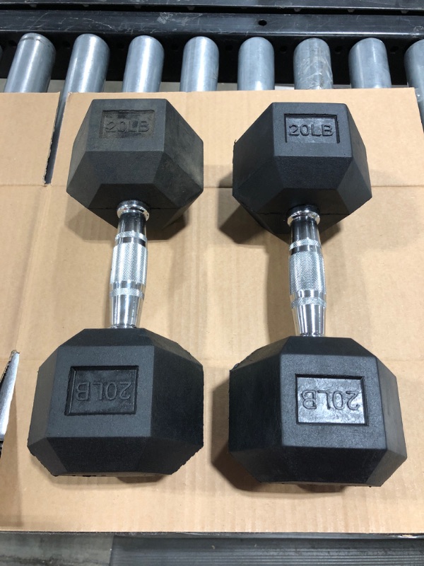 Photo 2 of Amazon Basics Rubber Encased Hex Dumbbell Hand Weight
