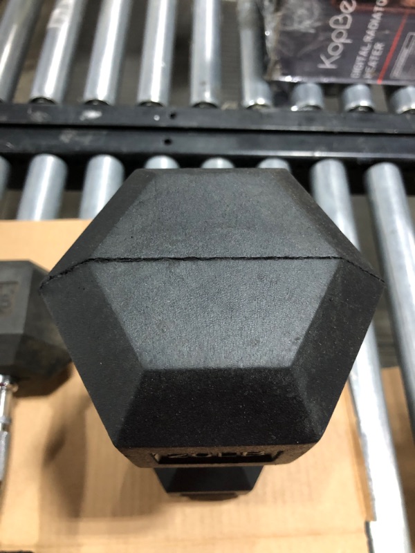 Photo 4 of Amazon Basics Rubber Encased Hex Dumbbell Hand Weight
