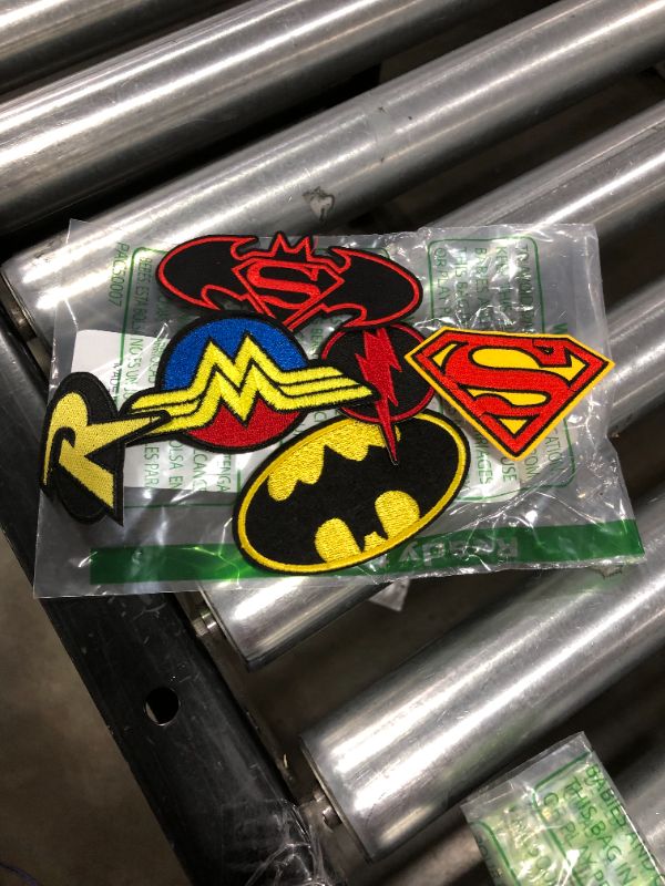 Photo 2 of Sgucci DC Justice League Superman Batman Wonder Woman The Flash Robin Embroidery Patch Iron On Sew On Appliques Decoration Badge DIY Accessories 6 Pieces
