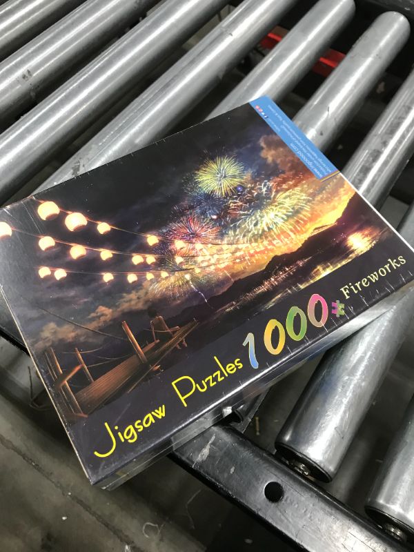 Photo 2 of Glow in The Dark 1000-Piece Jigsaw Puzzle Puzzle (Fireworks)
