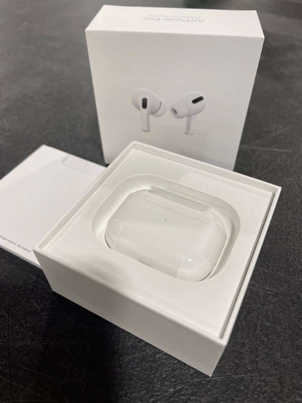 Photo 2 of Apple AirPods Pro
