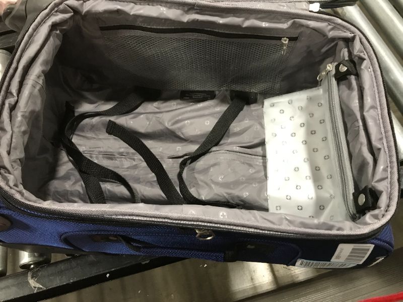 Photo 2 of Swissgear 6283 28" Expandable Spinner Luggage
