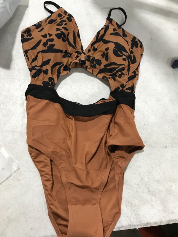 Photo 1 of CUPSHE one piece swimsuit size XL