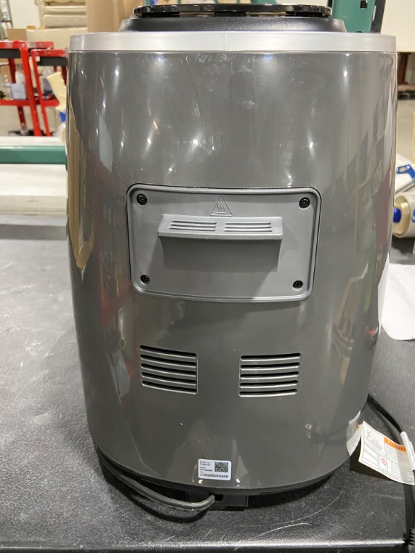 Photo 4 of Ninja AF150AMZ Air Fryer XL that Air Fry's, Air Roast's , Bakes, Reheats, Dehydrates with 5.5 Quart Capacity, and a high gloss finish, grey