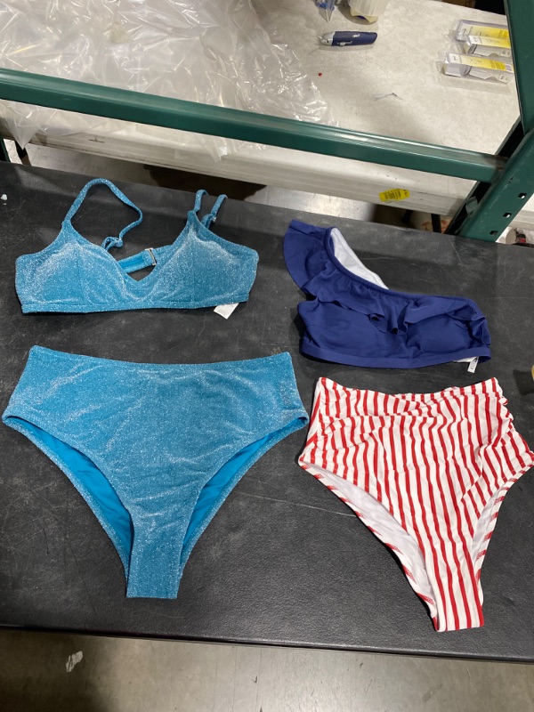 Photo 1 of Womens Swimsuit set size- XXL,M 