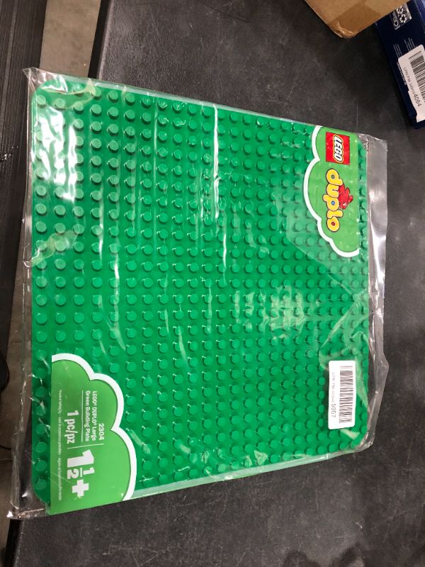 Photo 2 of LEGO DUPLO Creative Play Large Green Building Plate 2304 Building Kit (1 Piece)
