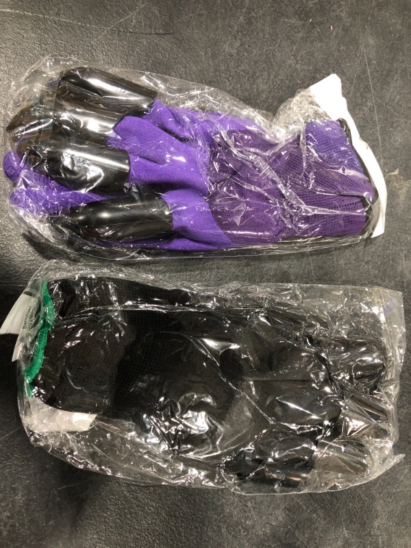 Photo 2 of 2 Pairs Gardening Gloves with Claws for Women & Men, Flexible Breathable Garden Work Gloves, Digging Planting Weeding Seeding Gloves BLACK AND PURPLE 