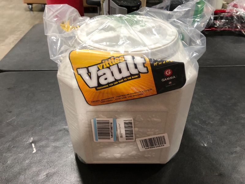 Photo 2 of Gamma2 Vittles Vault Plus Pet Food Storage, 25-lb