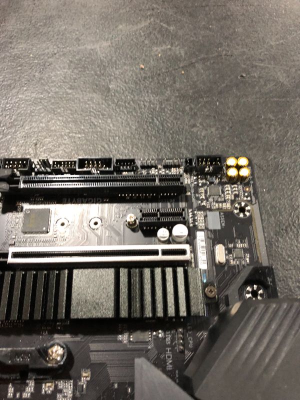 Photo 9 of AMD B550M AORUS PRO Motherboard Q-Flash Plus