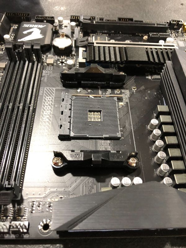 Photo 1 of AMD B550M AORUS PRO Motherboard Q-Flash Plus
