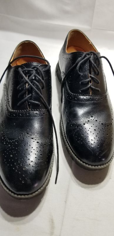 Photo 1 of Deerstags Dress Shoe Size 11 W 