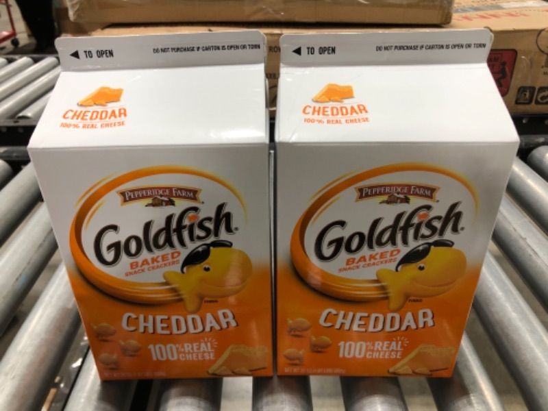 Photo 3 of (2 Pack) Pepperidge Farm Goldfish Cheddar Crackers, 30 Oz. Carton, Pack of two
EXP: 11.07.2021