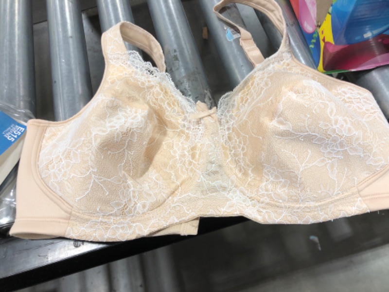 Photo 2 of Playtex 18 Hour Perfect Lift Wireless Bra E515 size 40D
