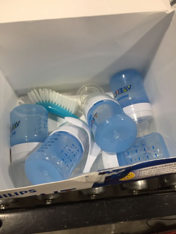 Photo 1 of Philips Avent Anti-colic Bottle with AirFree vent Beginner Gift Set - Blue