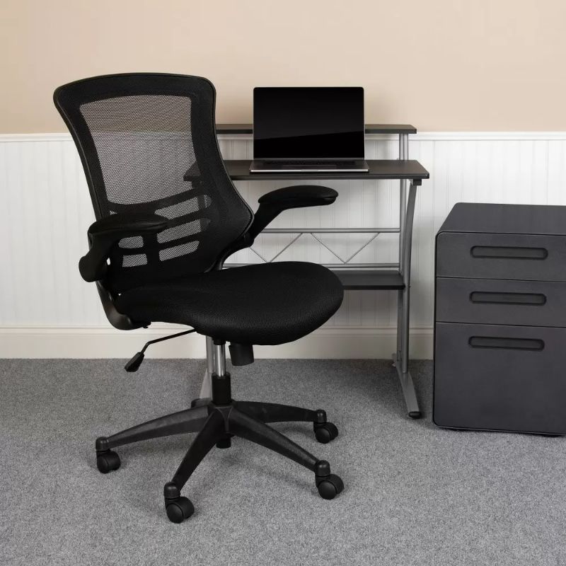 Photo 1 of Flash Furniture Mid Back Black Mesh Swivel Ergonomic Task Office Chair w Arms