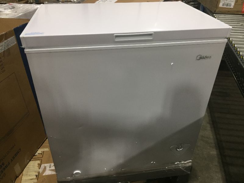 Photo 2 of Midea MRC070S0AWW Chest Freezer, 7.0 Cubic Feet, White
