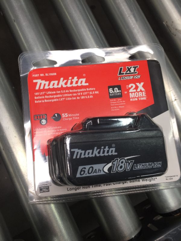 Photo 2 of Makita BL1860B 18V LXT Lithium-Ion 6.0 Ah Battery
