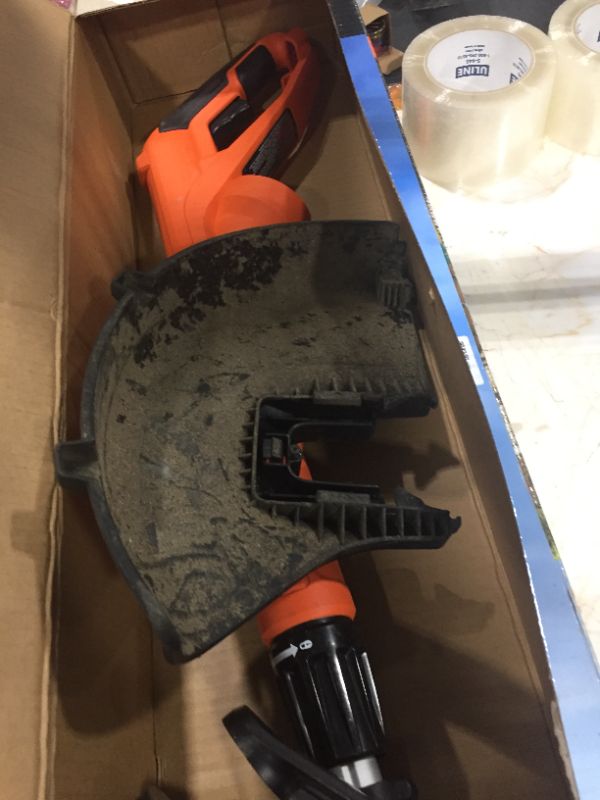 Photo 2 of Black & Decker ST8600 5 Amp 13 in. String Trimmer/Edger