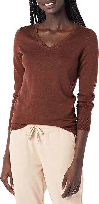 Photo 1 of Amazon Essentials Women's Classic Fit Lightweight Long-Sleeve V-Neck Sweater
small