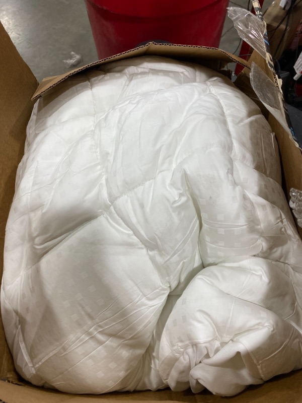 Photo 1 of 90x90 white comforter