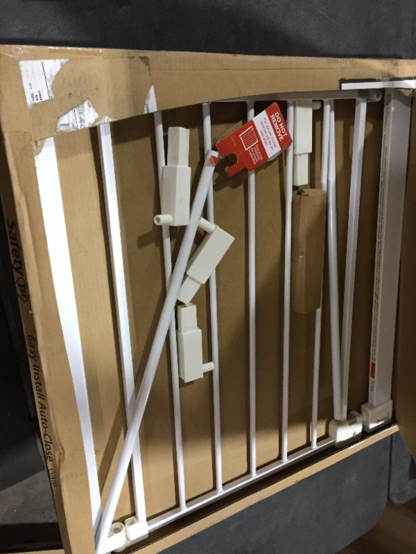 Photo 2 of Safety 1st Auto Close Walk-Thru Gate, White