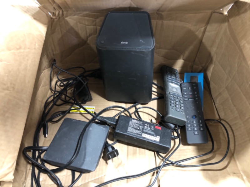 Photo 1 of Comcast Xfinity Hd Box Xg1-a Arris Model Mx011anm With Power Adapter & Remote and WestNet Comcast XFINITY Arris XB6 xFi Advanced Gateway Modem TG3482G Docsis 3.1 Gigabit
