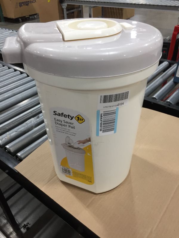 Photo 2 of Safety 1st Easy Saver Diaper Pail