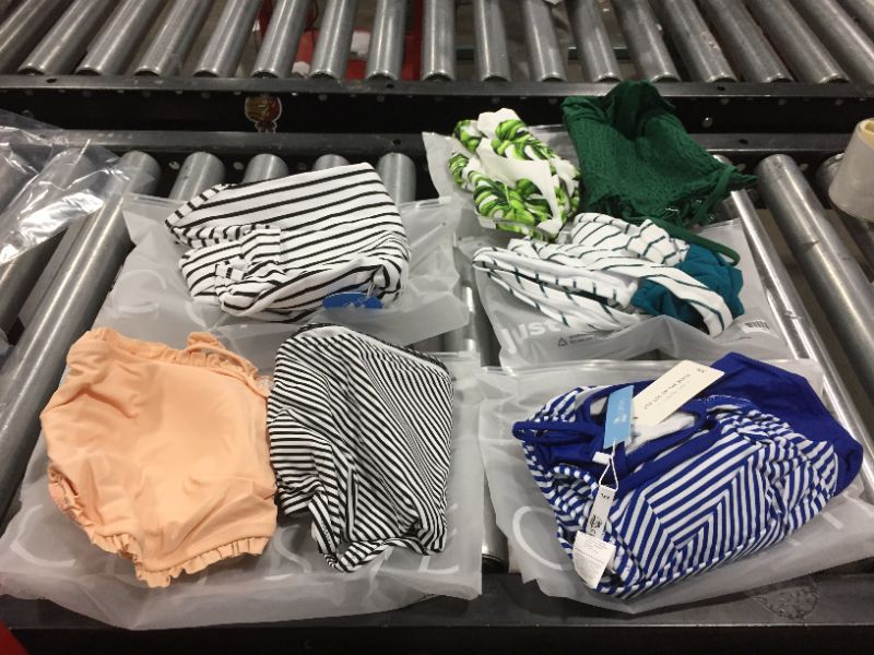 Photo 1 of Box lot - 5 bathing suits (various styles, sizes, and designs)
ALL BRAND NEW AND STILL HAVE ORIGINAL TAGS 