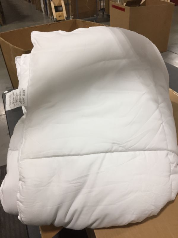 Photo 1 of EASELAND All Season Queen Size Soft Quilted Down Alternative Comforter Reversible Duvet Insert with Corner Tabs,Winter Summer Warm Fluffy,White,88x88 inches