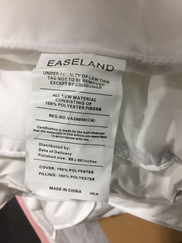 Photo 1 of EASELAND All Season Queen Size Soft Quilted Down Alternative Comforter Reversible Duvet Insert with Corner Tabs,Winter Summer Warm Fluffy,White,88x88 inches