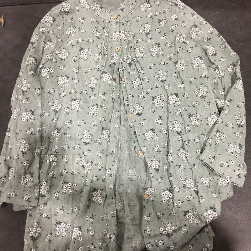 Photo 2 of WOMENS FLORAL SHIRT
SIZE XL