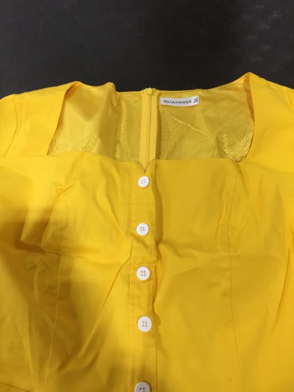 Photo 3 of WOMENS YELLOW MUADRESS
SIZE 2XL