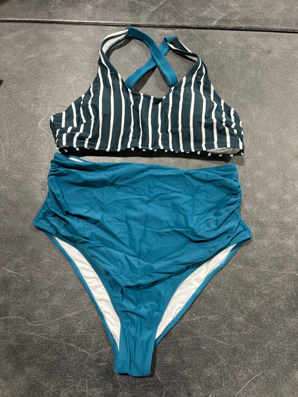 Photo 1 of Women's 2pc Swimsuit Size-XL