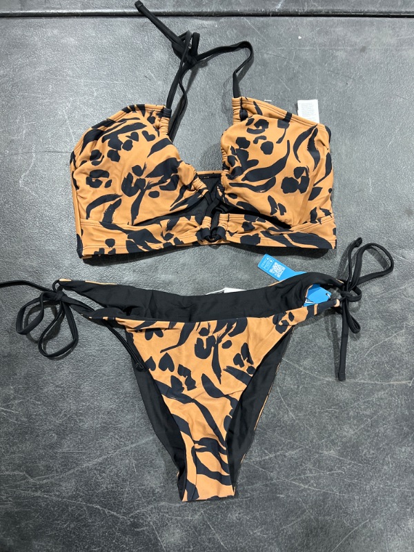 Photo 1 of Women's 2pc Swimsuit Size L