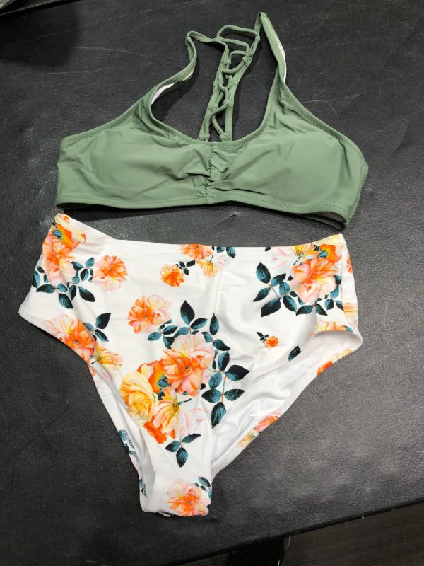 Photo 1 of Women's Floral 2 Piece Bathing Suit XL