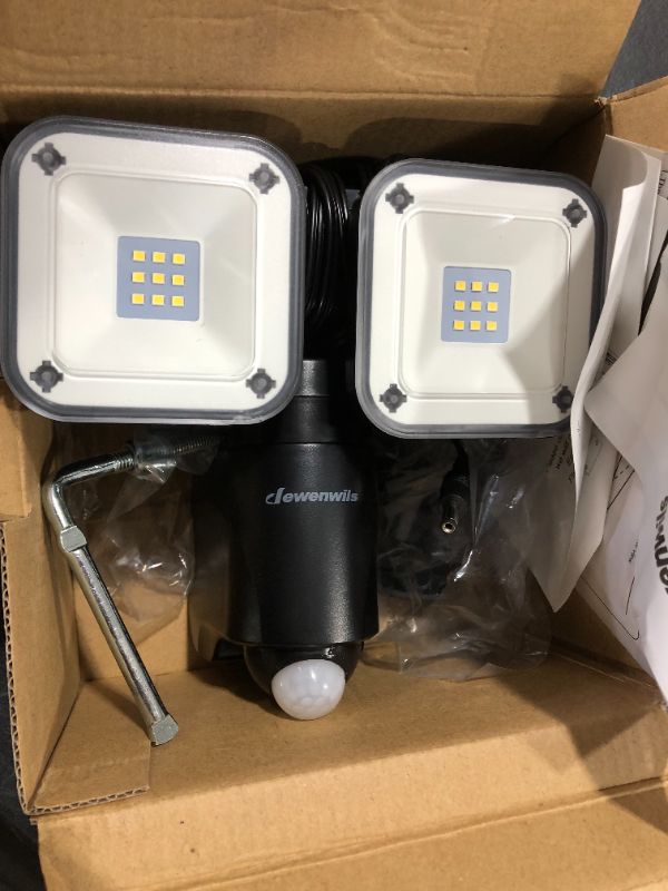 Photo 1 of DEWENWILS Battery Powered Motion Sensor Security Lights, 800LM LED Flood Light Outdoor, 6000K, IP44 Waterproof, Exterior Battery Box Operated, Dual Head Motion Light for Garage, Yard, Porch, Patio
