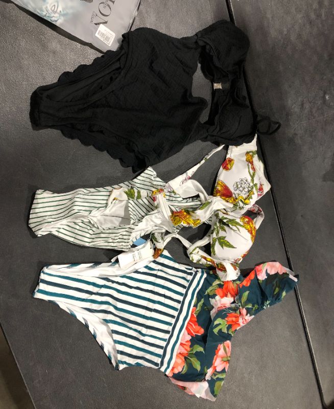 Photo 1 of CUPSHE ONE PIECE BATHING SUITS DIFFERENT SIZES BUNDLE