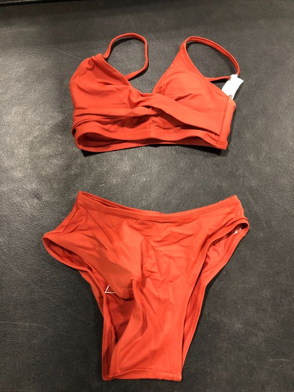 Photo 2 of CUPSHE 2 PIECE WOMENS BATHING SUIT SIZE XS