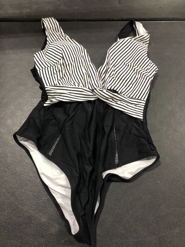 Photo 2 of Cupshe Striped Twist Scoop Back One Piece Swimsuit XL
 