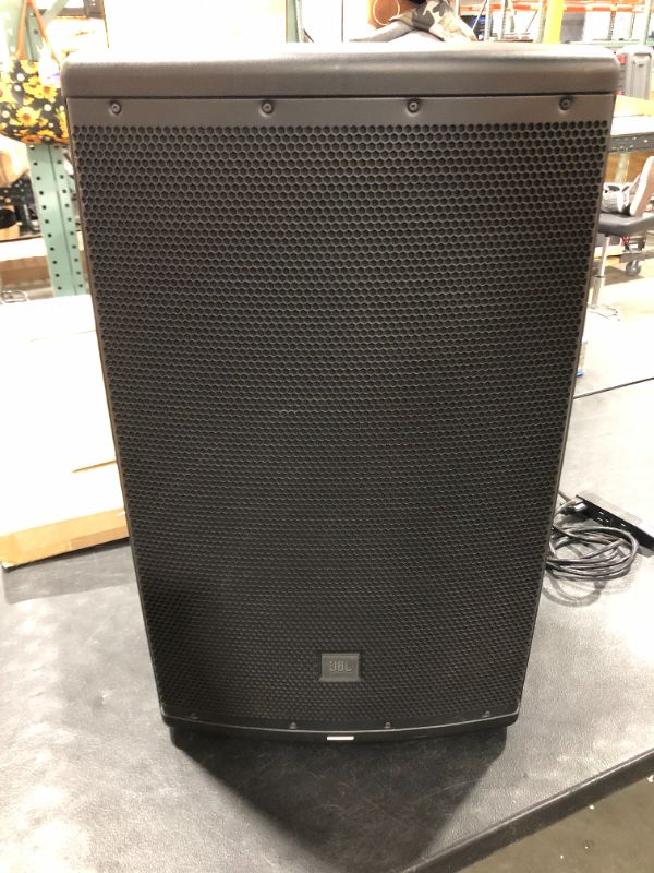 Photo 2 of JBL Professional EON615 2-Way Multipurpose Self-Powered Sound Reinforcement, 15-Inch
